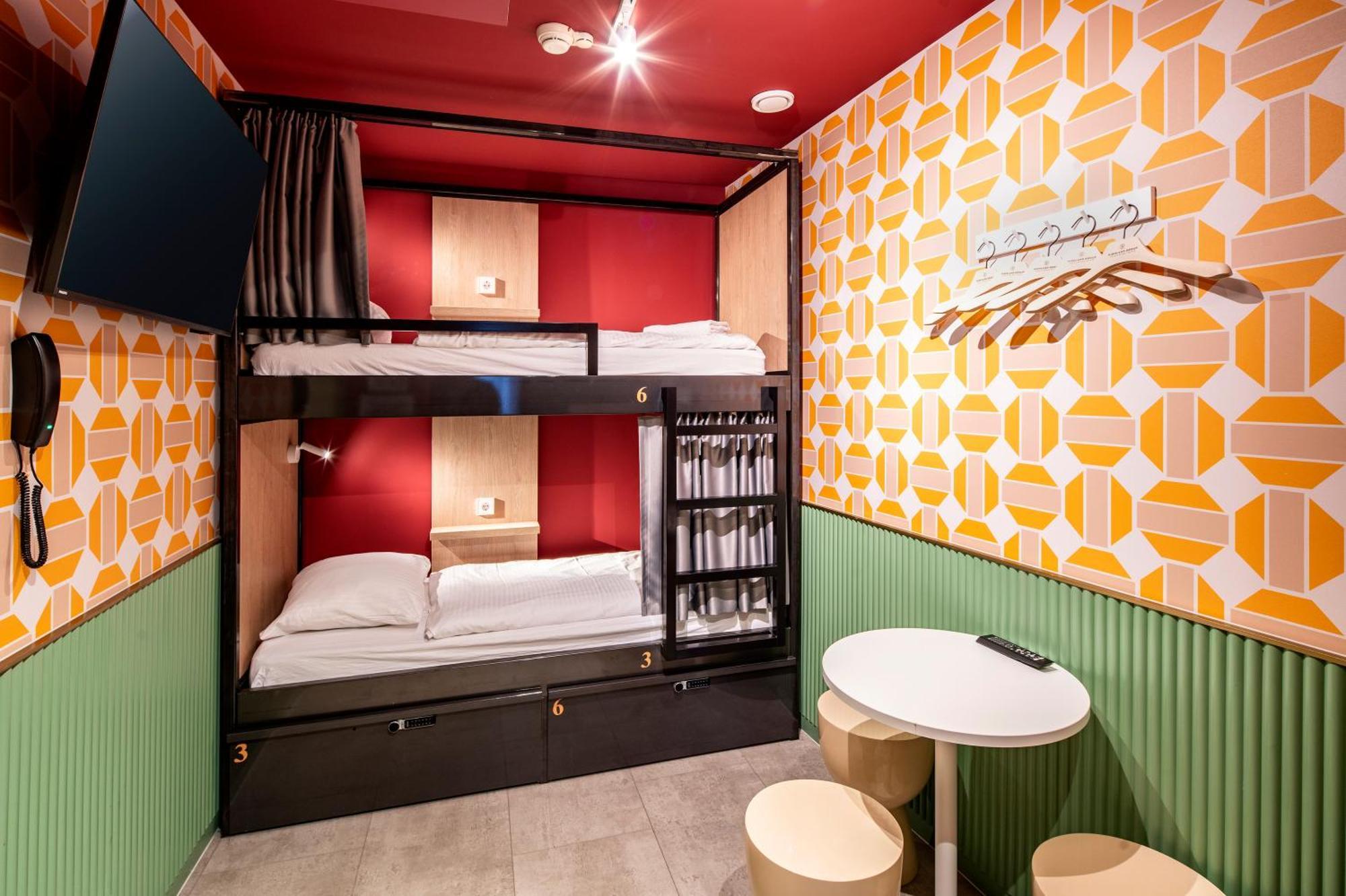 Tourist Inn Hotel Amsterdam Extérieur photo