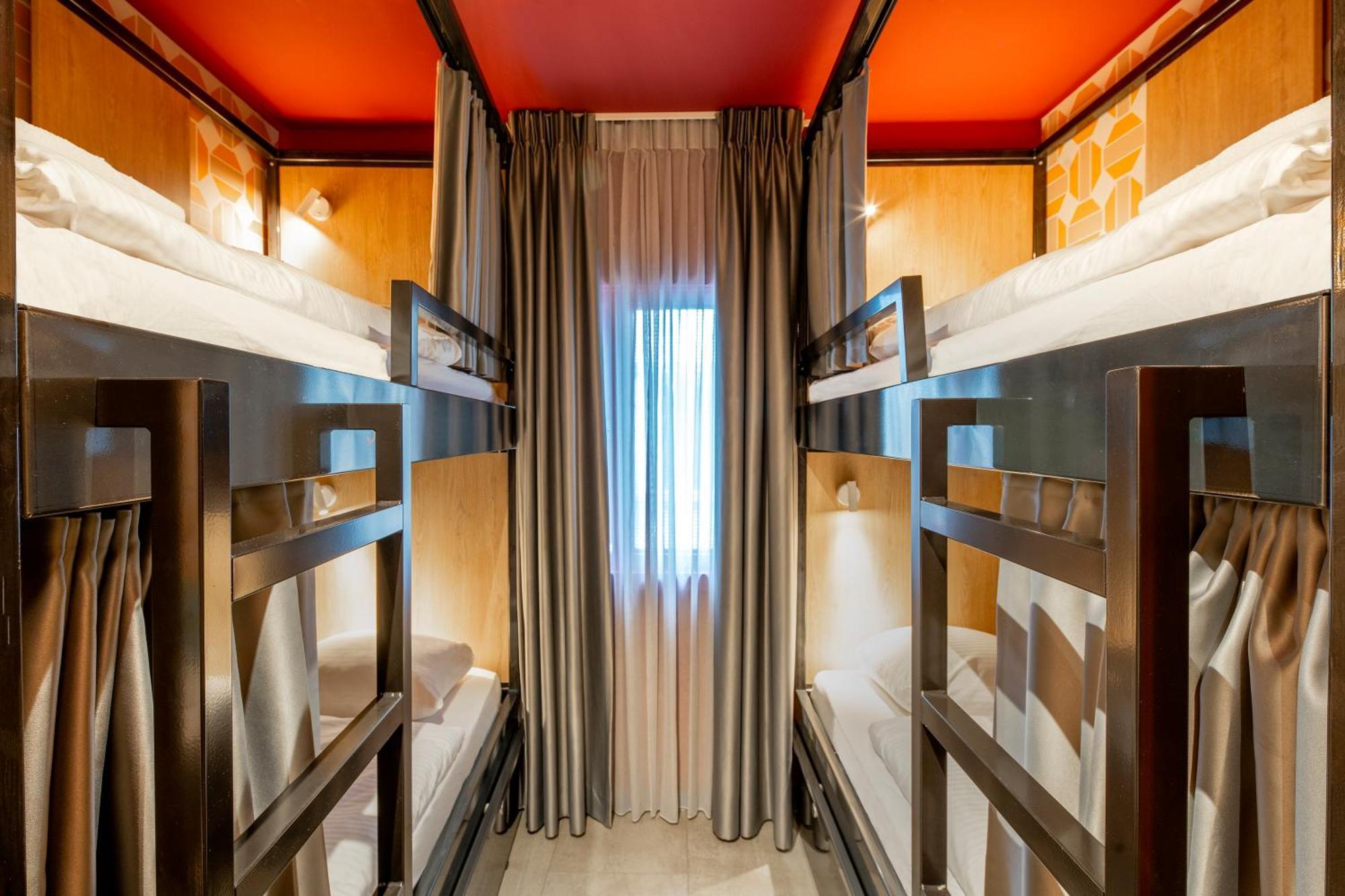 Tourist Inn Hotel Amsterdam Extérieur photo