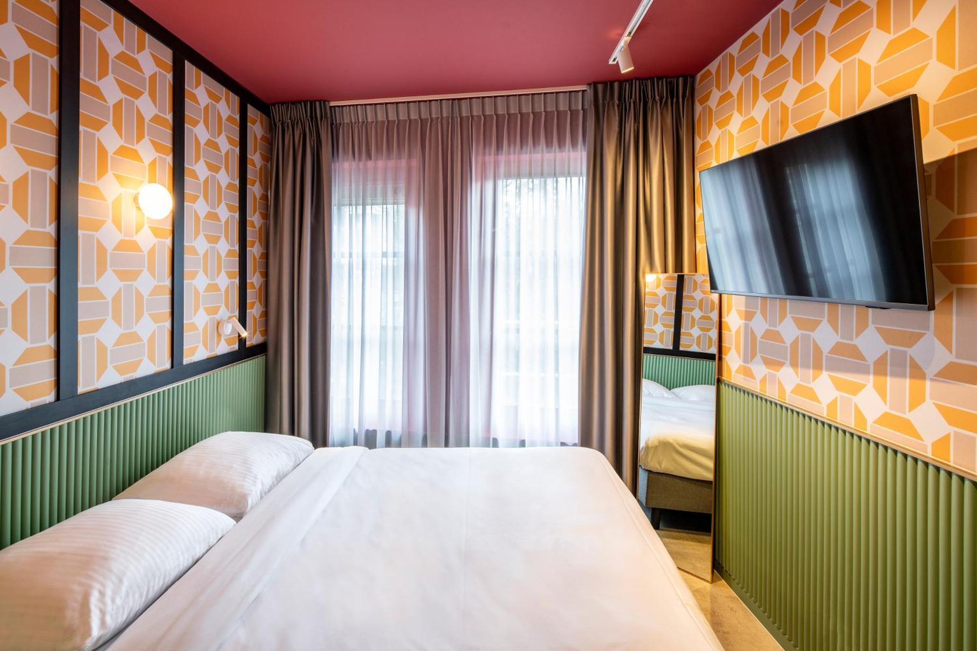 Tourist Inn Hotel Amsterdam Extérieur photo